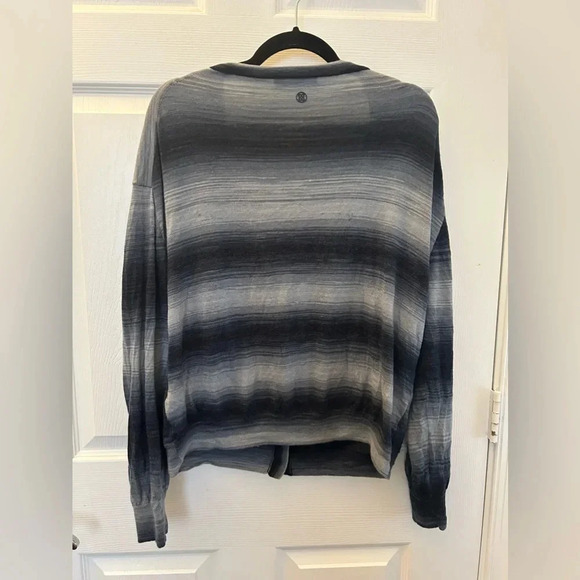 G/FORE
Womens Ombre Merino Wool Cardigan Ink - Picture 5 of 9